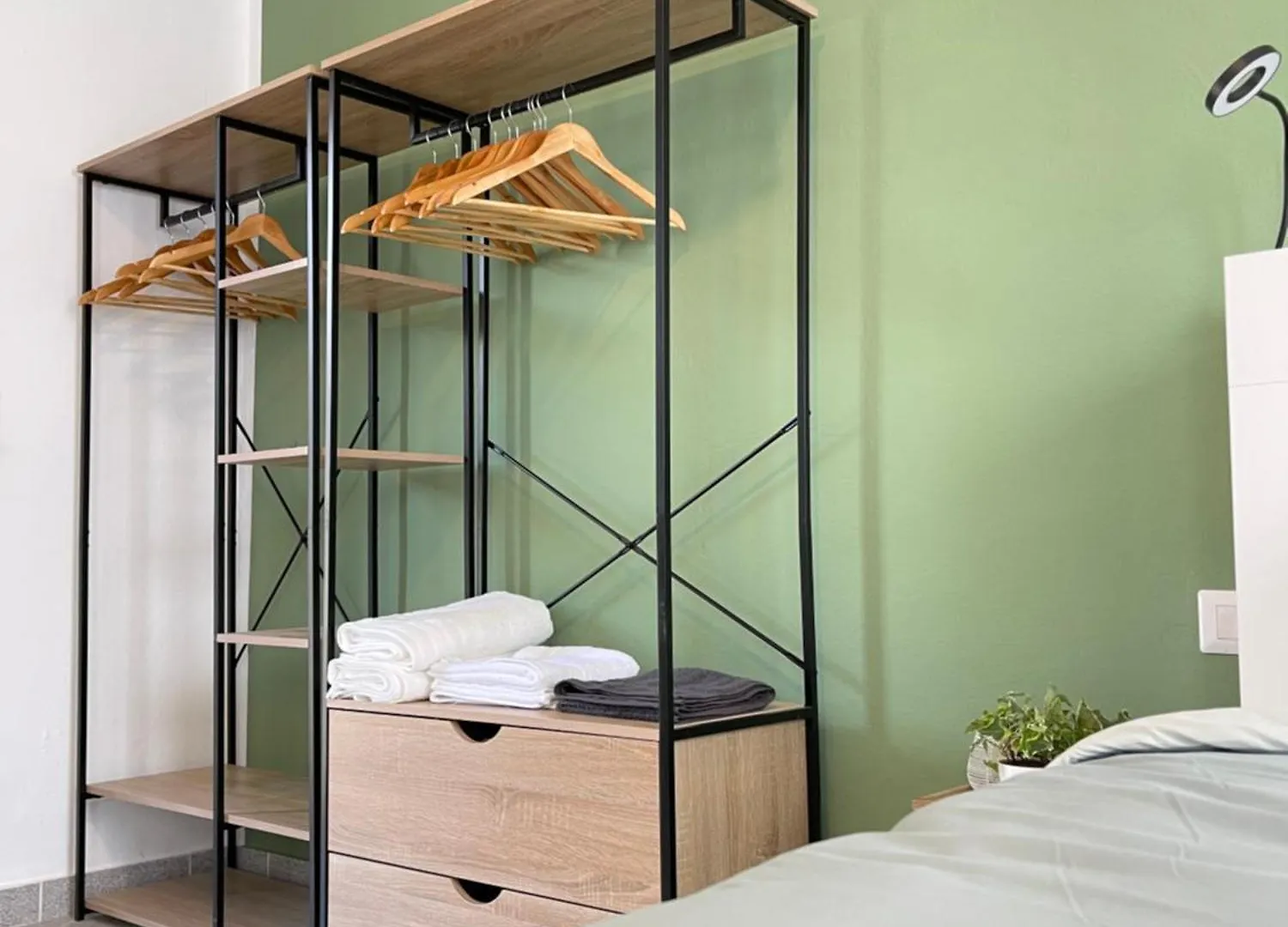 Apartament Private Loft La Rocchetta, Lake Maggiore Angera Włochy